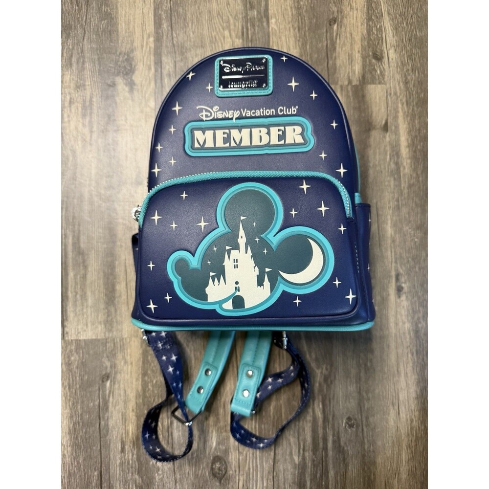 2024 DISNEY VACATION CLUB MEMBER LOUNGEFLY MINI BACKPACK MICKEY GLOW IN DARK DVC
